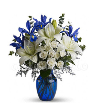 bouquet-di-roselline-gigli-bianchi-e-iris