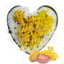 cuore-di-mimose-e-margherite-con-macaron